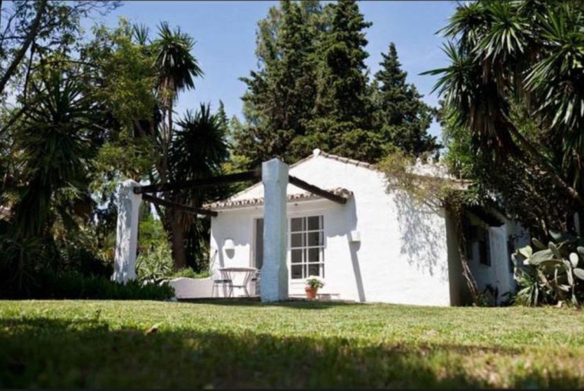 R4660930-Villa-For-Sale-Benahavis-Finca-14-Beds-1735-Built-14