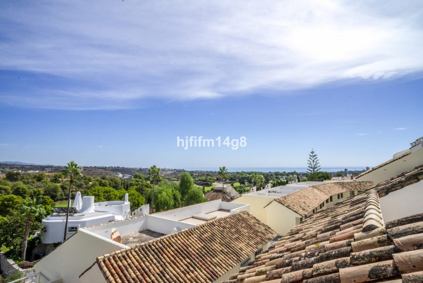 R4854127-Townhouse-For-Sale-Nueva-Andalucia-Terraced-3-Beds-152-Built-2