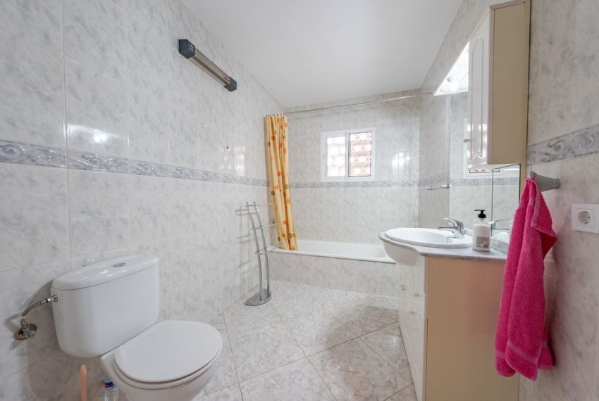 R4903765-Townhouse-For-Sale-La-Campana-Terraced-4-Beds-123-Built-14