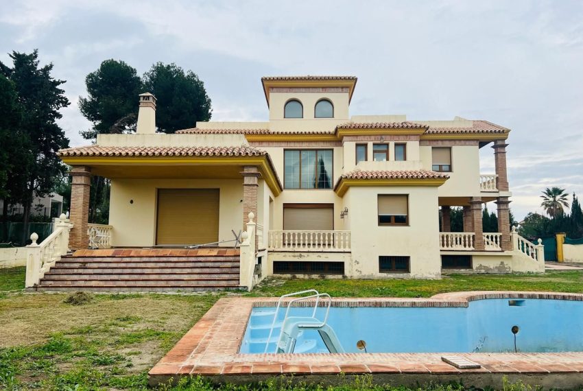 R4930417-Villa-For-Sale-Atalaya-Detached-7-Beds-734-Built-1