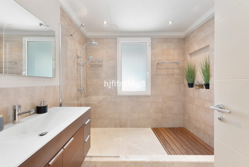 R4942690-Villa-For-Sale-Benahavis-Detached-4-Beds-298-Built-12