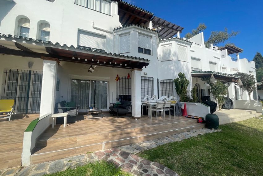 R4955674-Townhouse-For-Sale-Nueva-Andalucia-Terraced-3-Beds-200-Built-1