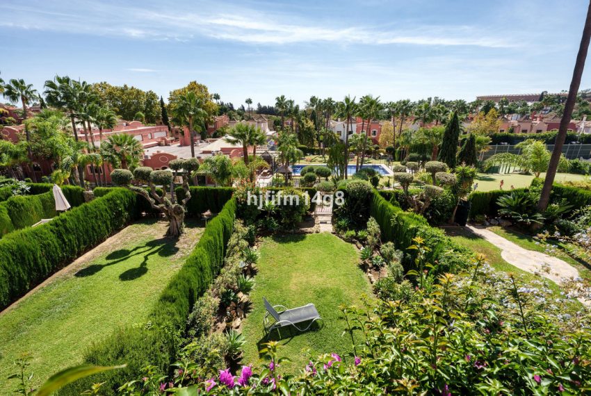 R4967230-Townhouse-For-Sale-Nueva-Andalucia-Terraced-3-Beds-280-Built-1