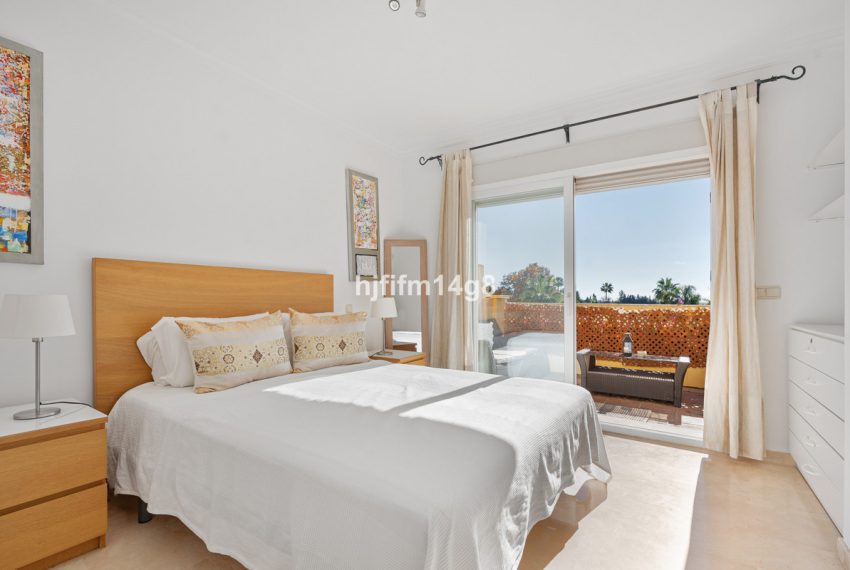 R4967230-Townhouse-For-Sale-Nueva-Andalucia-Terraced-3-Beds-280-Built-10