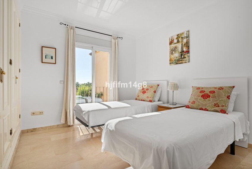 R4967230-Townhouse-For-Sale-Nueva-Andalucia-Terraced-3-Beds-280-Built-16