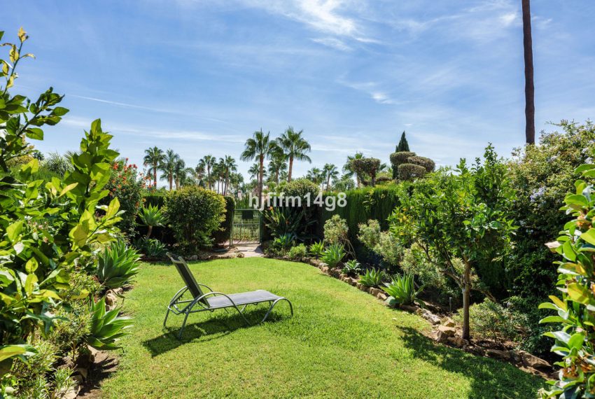 R4967230-Townhouse-For-Sale-Nueva-Andalucia-Terraced-3-Beds-280-Built-2
