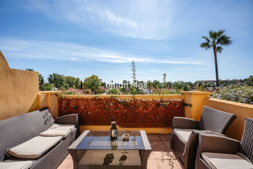 R4967230-Townhouse-For-Sale-Nueva-Andalucia-Terraced-3-Beds-280-Built-3