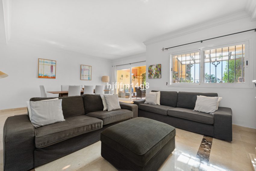 R4967230-Townhouse-For-Sale-Nueva-Andalucia-Terraced-3-Beds-280-Built-8