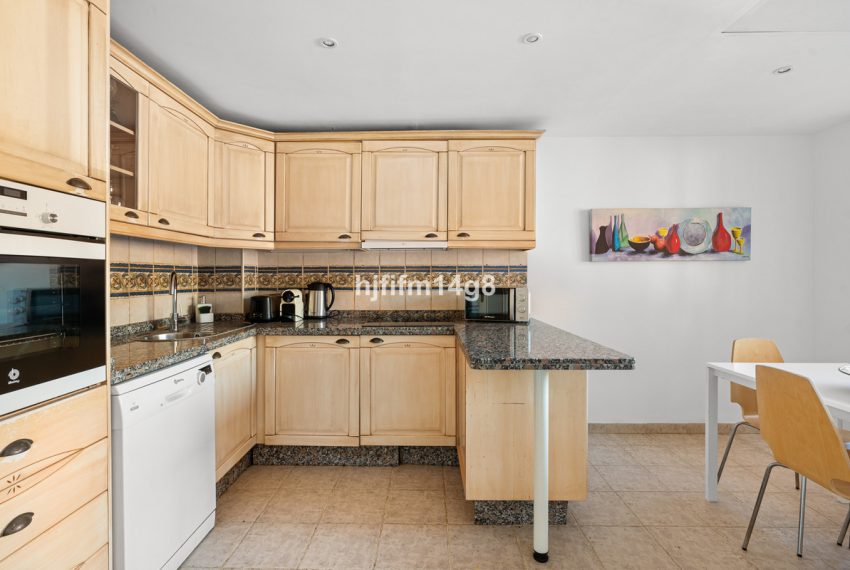 R4967230-Townhouse-For-Sale-Nueva-Andalucia-Terraced-3-Beds-280-Built-9