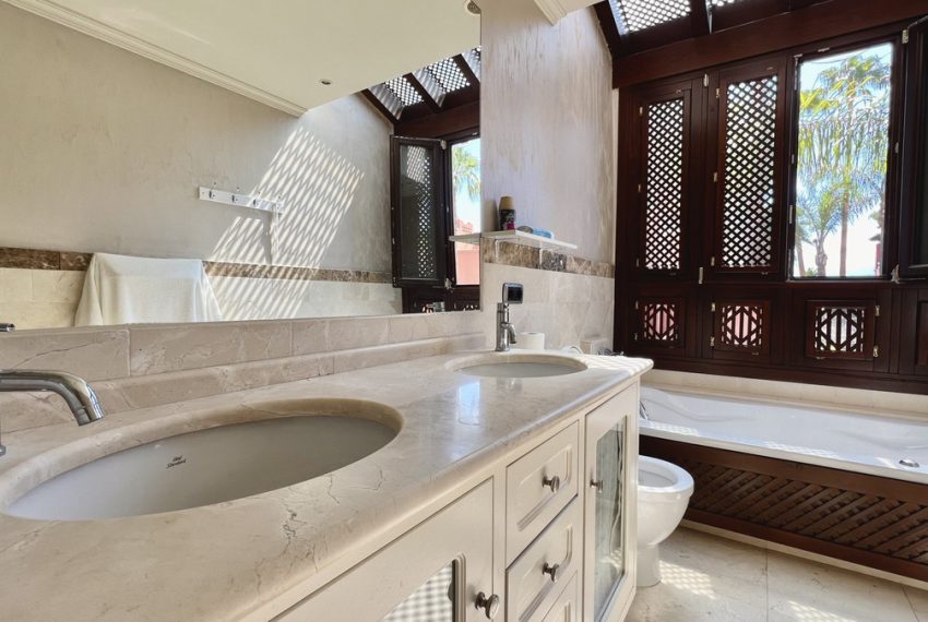 R4969243-Townhouse-For-Sale-The-Golden-Mile-Terraced-3-Beds-283-Built-18