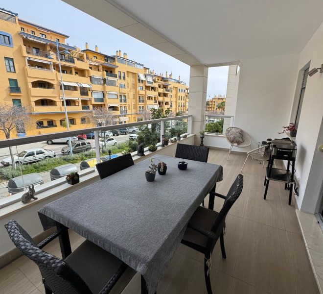 R4969795-Image 1-Middle Floor - 3 Beds - 121 Built