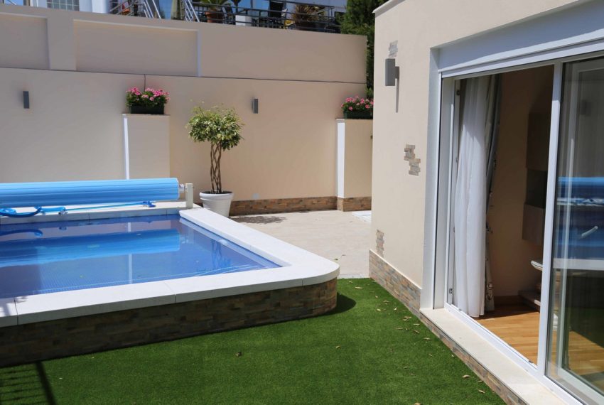 R3266584-Villa-For-Sale-Marbella-Detached-3-Beds-241-Built-3
