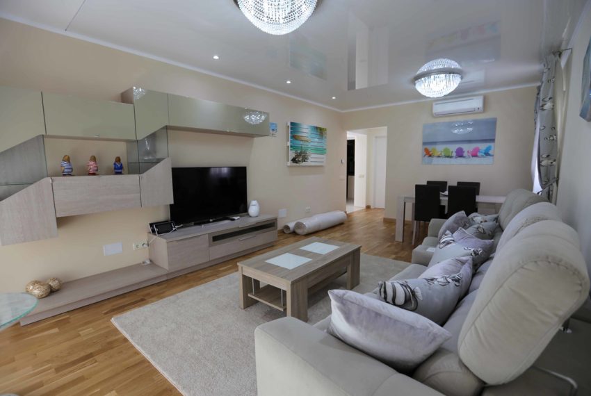 R3266584-Villa-For-Sale-Marbella-Detached-3-Beds-241-Built-4