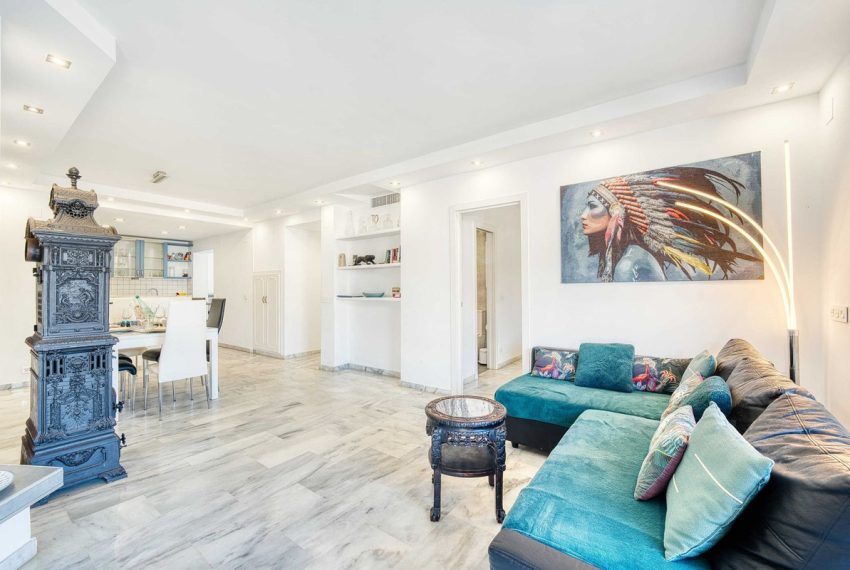 R3501181-Apartment-For-Sale-Elviria-Penthouse-5-Beds-200-Built-16