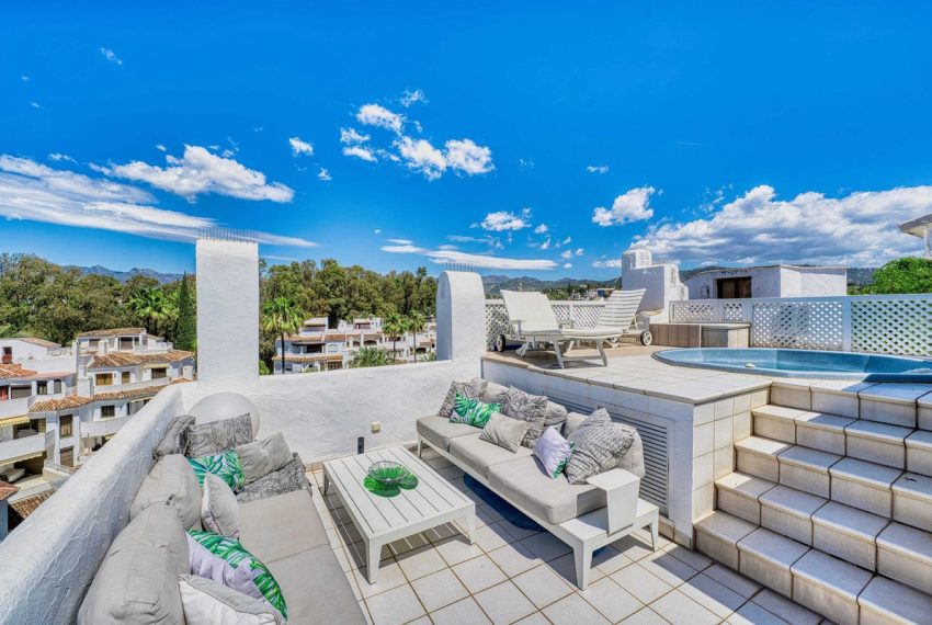 R3501181-Apartment-For-Sale-Elviria-Penthouse-5-Beds-200-Built-5