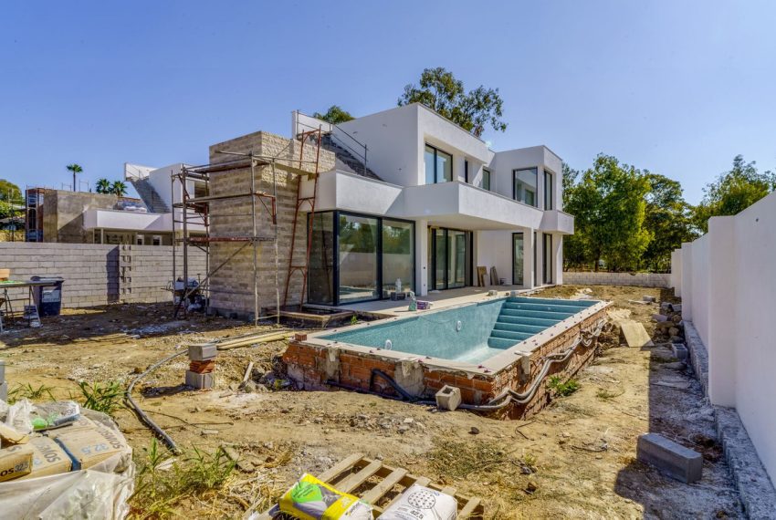R4014661-Villa-For-Sale-Atalaya-Detached-6-Beds-412-Built-3