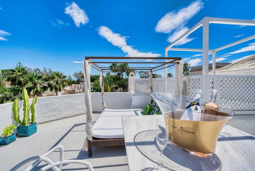 R4126801-Apartment-For-Sale-Elviria-Penthouse-4-Beds-205-Built-2