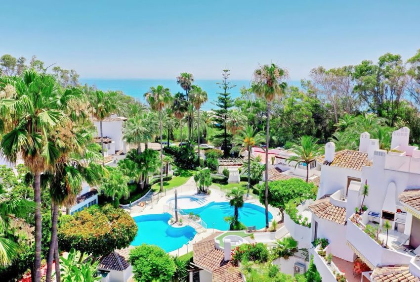 R4126801-Apartment-For-Sale-Elviria-Penthouse-4-Beds-205-Built-3