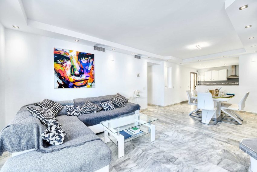 R4126801-Apartment-For-Sale-Elviria-Penthouse-4-Beds-205-Built-5
