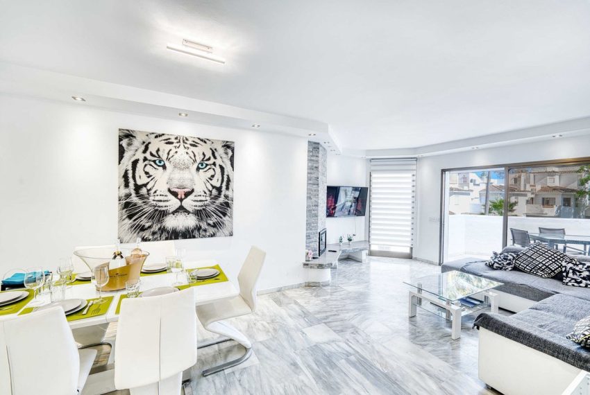 R4126801-Apartment-For-Sale-Elviria-Penthouse-4-Beds-205-Built-7