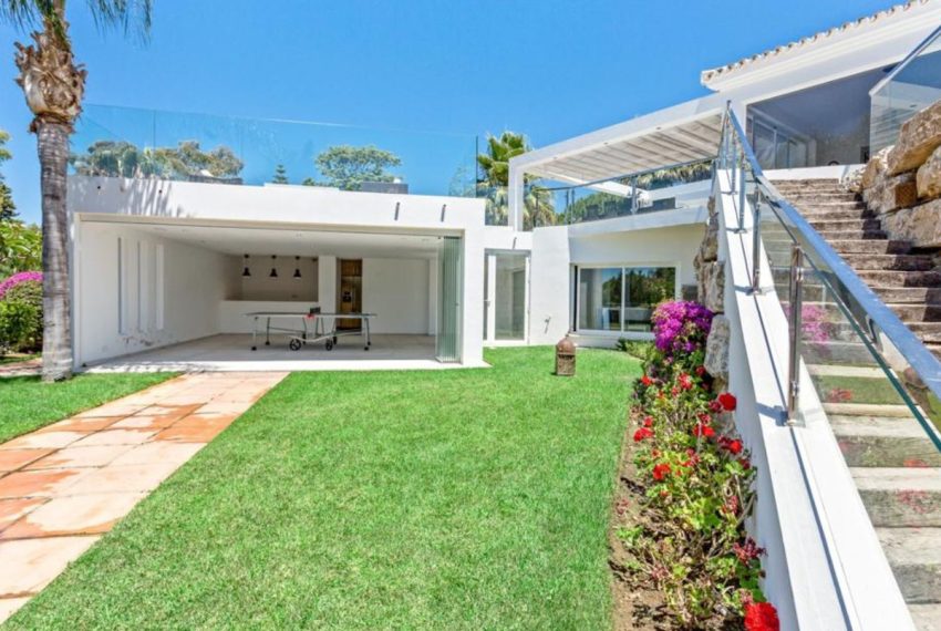 R4145284-Villa-For-Sale-Las-Chapas-Detached-7-Beds-1000-Built-16