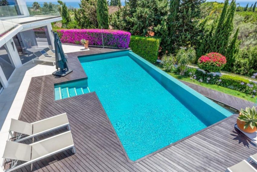 R4145284-Villa-For-Sale-Las-Chapas-Detached-7-Beds-1000-Built-3