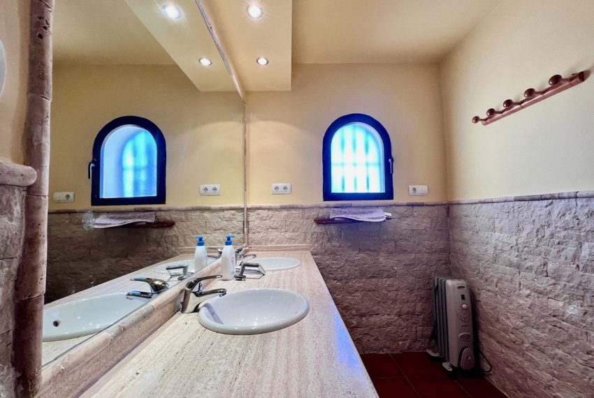R4221124-Villa-For-Sale-Calahonda-Detached-3-Beds-143-Built-8