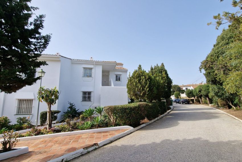 R4252408-Apartment-For-Sale-Estepona-Penthouse-2-Beds-90-Built-2