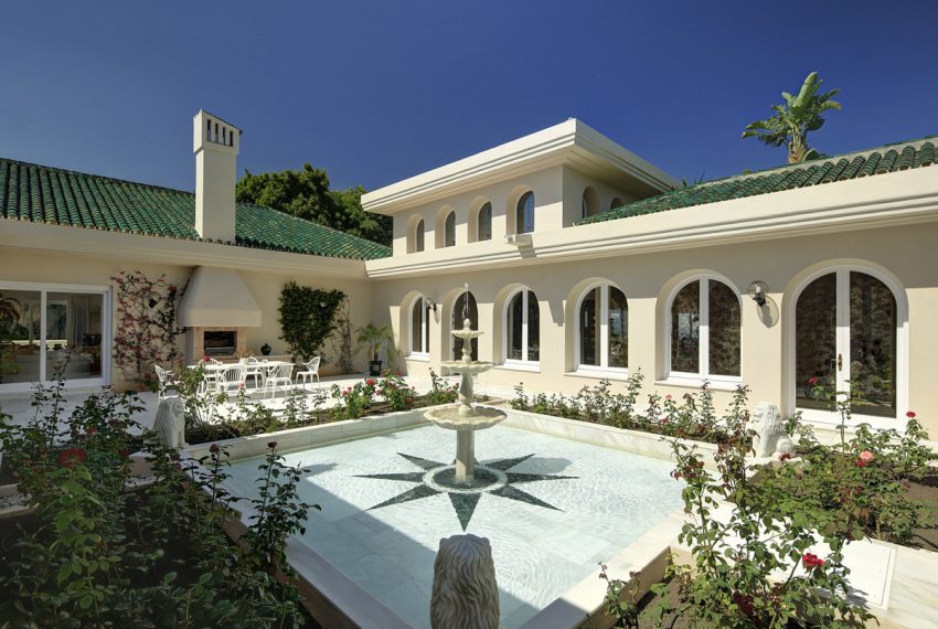 R4300657-Villa-For-Sale-Rio-Real-Detached-10-Beds-2650-Built-4