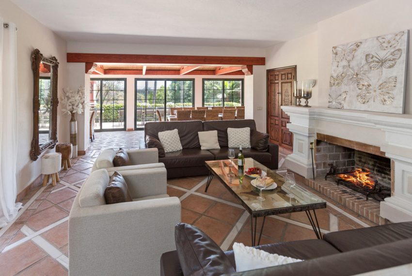 R4301005-Villa-For-Sale-Benahavis-Detached-14-Beds-1019-Built-1