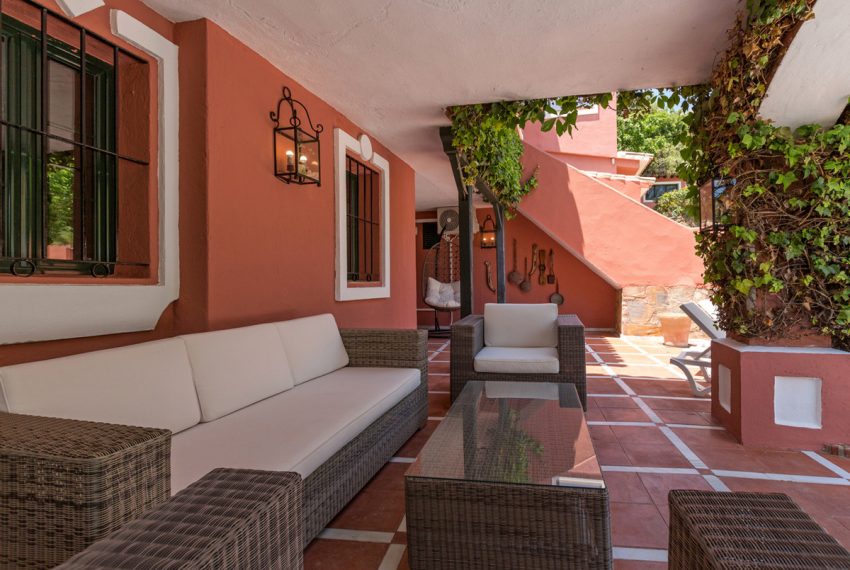 R4301005-Villa-For-Sale-Benahavis-Detached-14-Beds-1019-Built-10