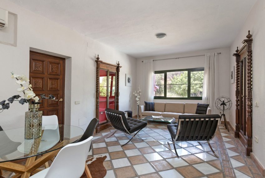 R4301005-Villa-For-Sale-Benahavis-Detached-14-Beds-1019-Built-14