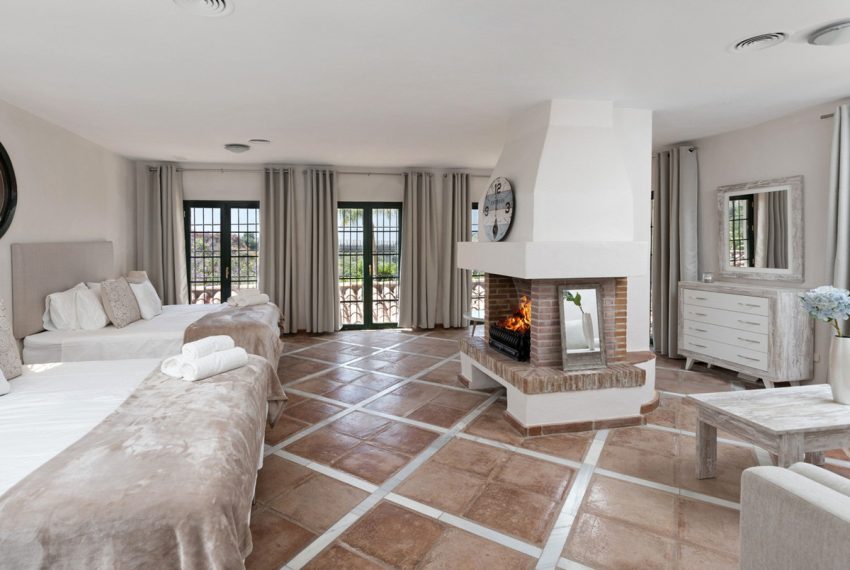 R4301005-Villa-For-Sale-Benahavis-Detached-14-Beds-1019-Built-17