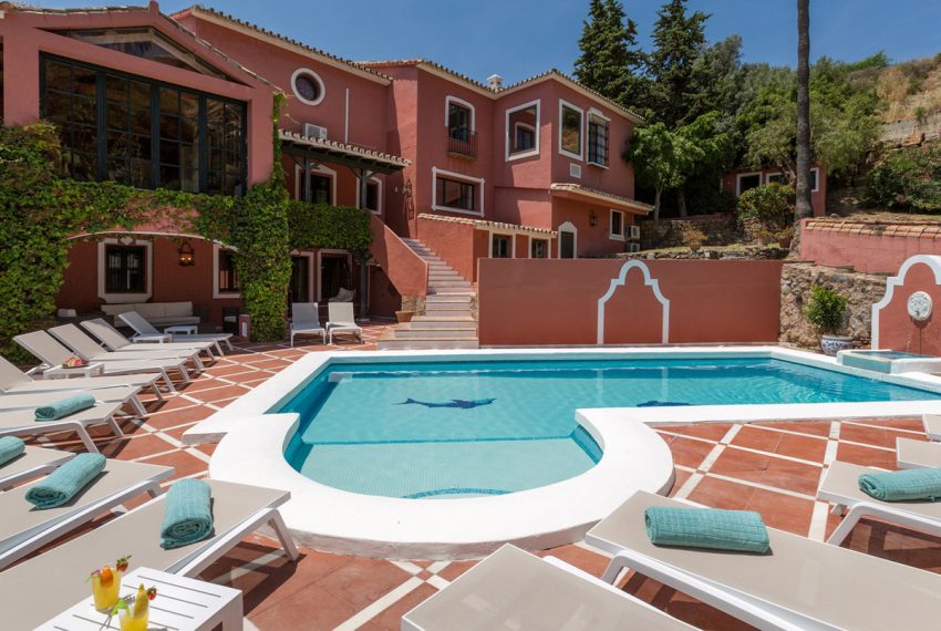R4301005-Villa-For-Sale-Benahavis-Detached-14-Beds-1019-Built-2