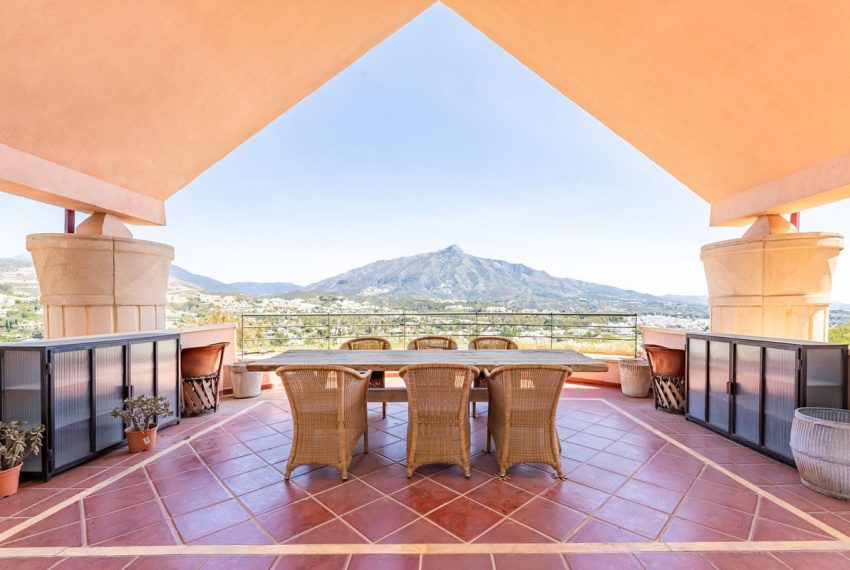 R4301827-Apartment-For-Sale-Nueva-Andalucia-Penthouse-5-Beds-444-Built