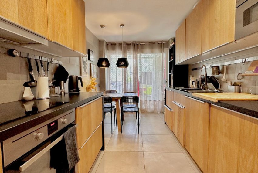 R4308397-Apartment-For-Sale-The-Golden-Mile-Middle-Floor-3-Beds-190-Built-10