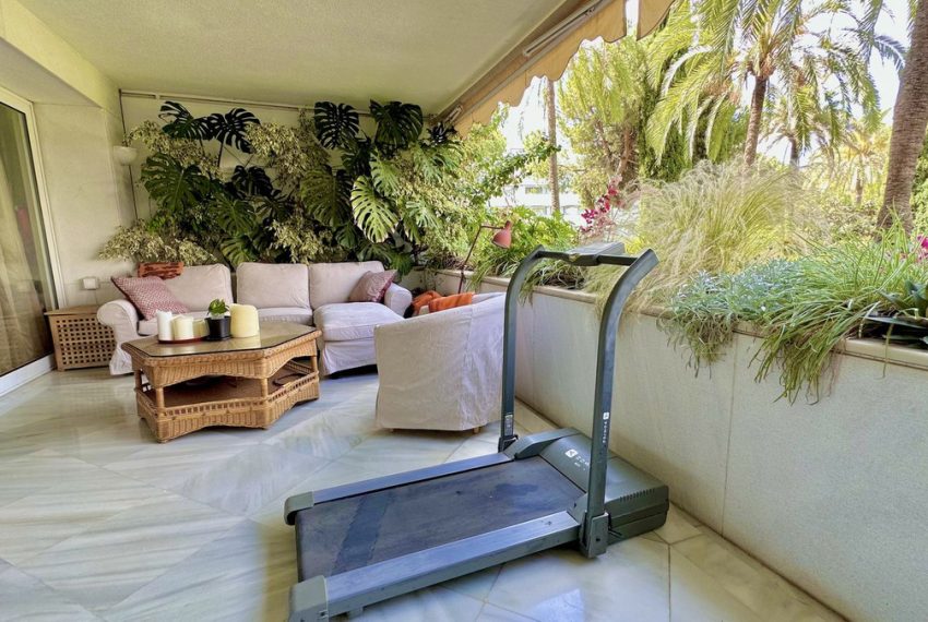 R4308397-Apartment-For-Sale-The-Golden-Mile-Middle-Floor-3-Beds-190-Built-12