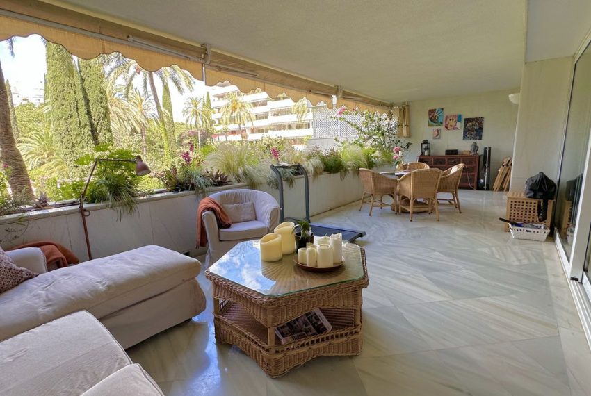 R4308397-Apartment-For-Sale-The-Golden-Mile-Middle-Floor-3-Beds-190-Built-14