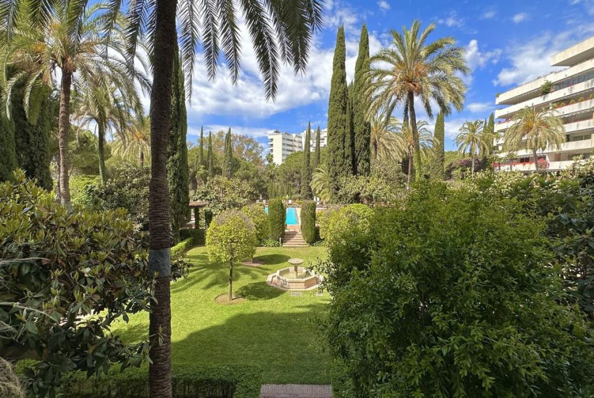R4308397-Apartment-For-Sale-The-Golden-Mile-Middle-Floor-3-Beds-190-Built-18