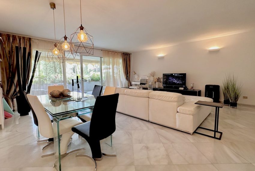 R4308397-Apartment-For-Sale-The-Golden-Mile-Middle-Floor-3-Beds-190-Built-7