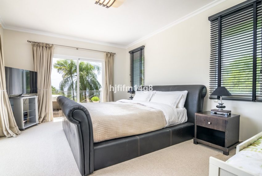 R4323565-Villa-For-Sale-El-Rosario-Detached-4-Beds-380-Built-10