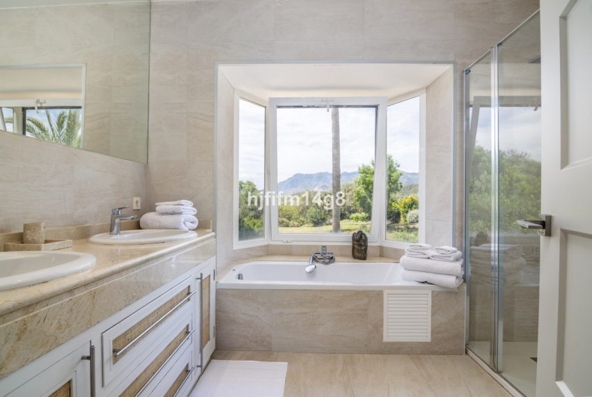 R4323565-Villa-For-Sale-El-Rosario-Detached-4-Beds-380-Built-11