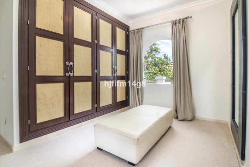 R4323565-Villa-For-Sale-El-Rosario-Detached-4-Beds-380-Built-13