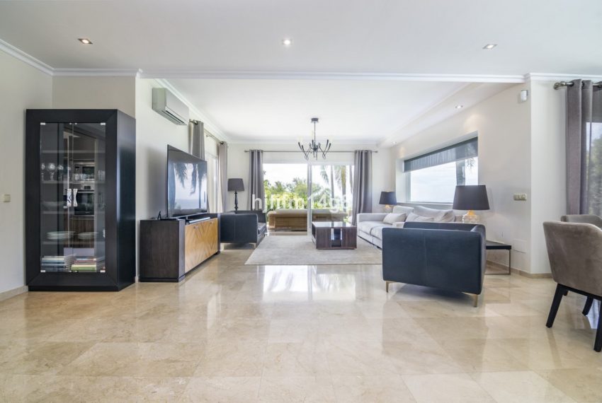 R4323565-Villa-For-Sale-El-Rosario-Detached-4-Beds-380-Built-5