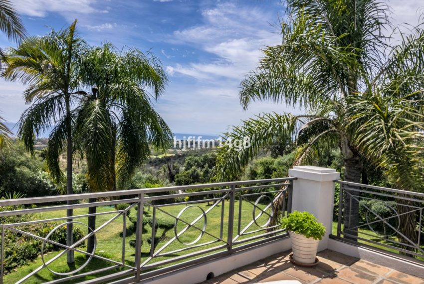 R4323565-Villa-For-Sale-El-Rosario-Detached-4-Beds-380-Built