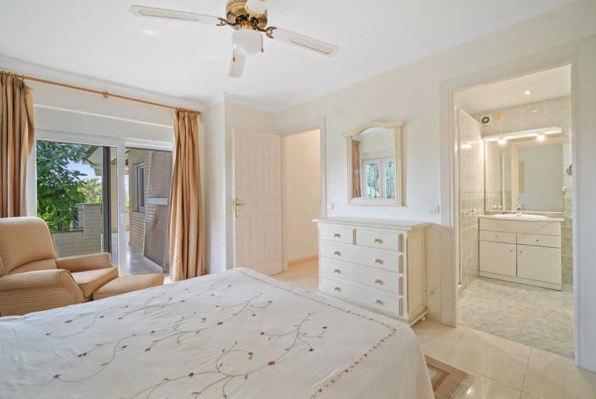 R4380433-Villa-For-Sale-Guadalmina-Alta-Detached-4-Beds-307-Built-18