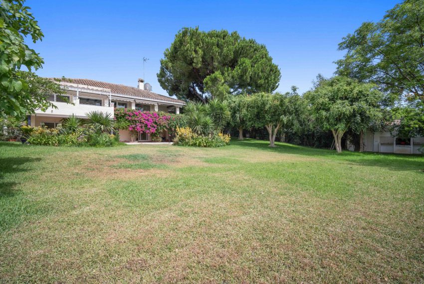 R4380433-Villa-For-Sale-Guadalmina-Alta-Detached-4-Beds-307-Built-3