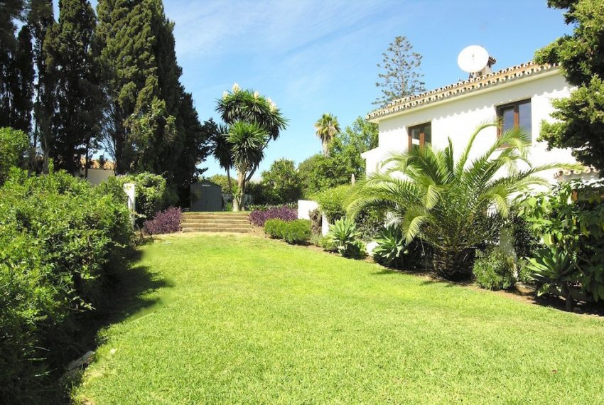 R4395400-Villa-For-Sale-San-Pedro-de-Alcantara-Detached-8-Beds-550-Built-19