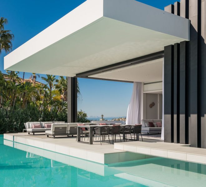 R4407625-Image 1-Detached - 4 Beds - 967 Built