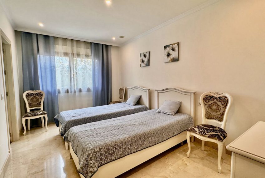 R4418494-Apartment-For-Sale-The-Golden-Mile-Middle-Floor-3-Beds-153-Built-14